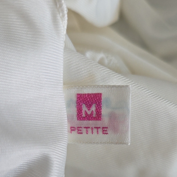 Elegant White Lace Trim Skirt - Picture 3 of 5